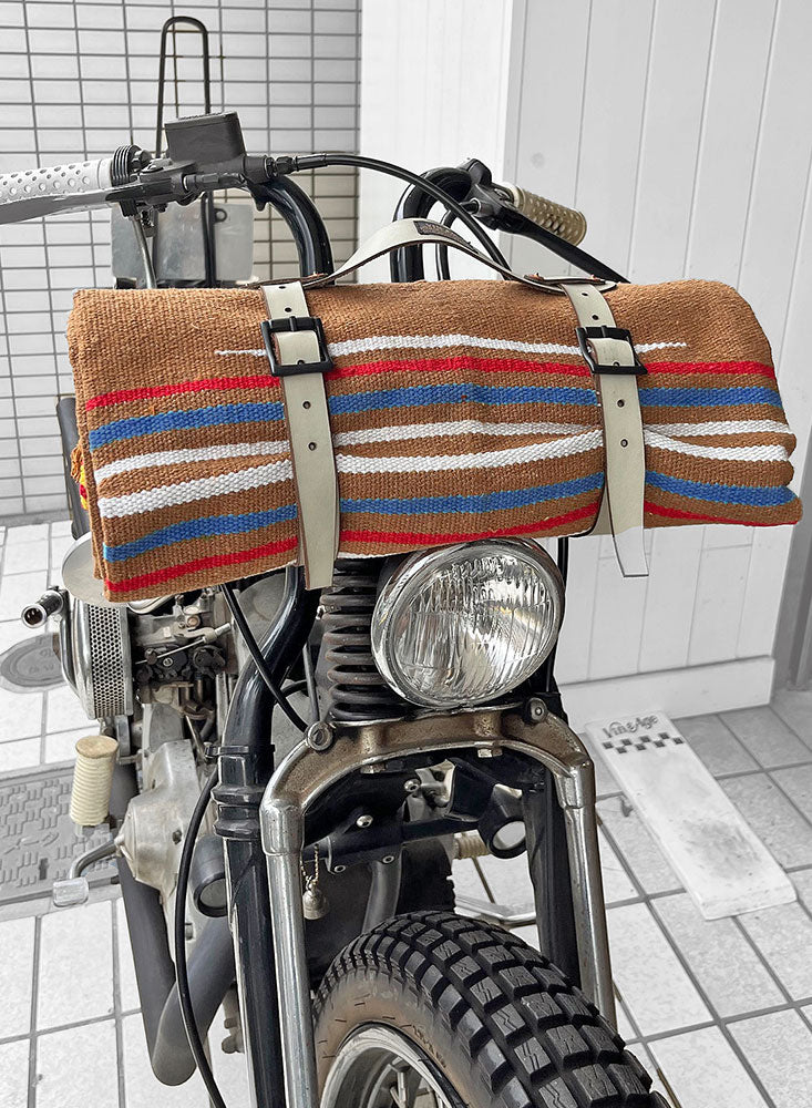 TYPE VTB2 RUG & LEATHER RUG HOLDER